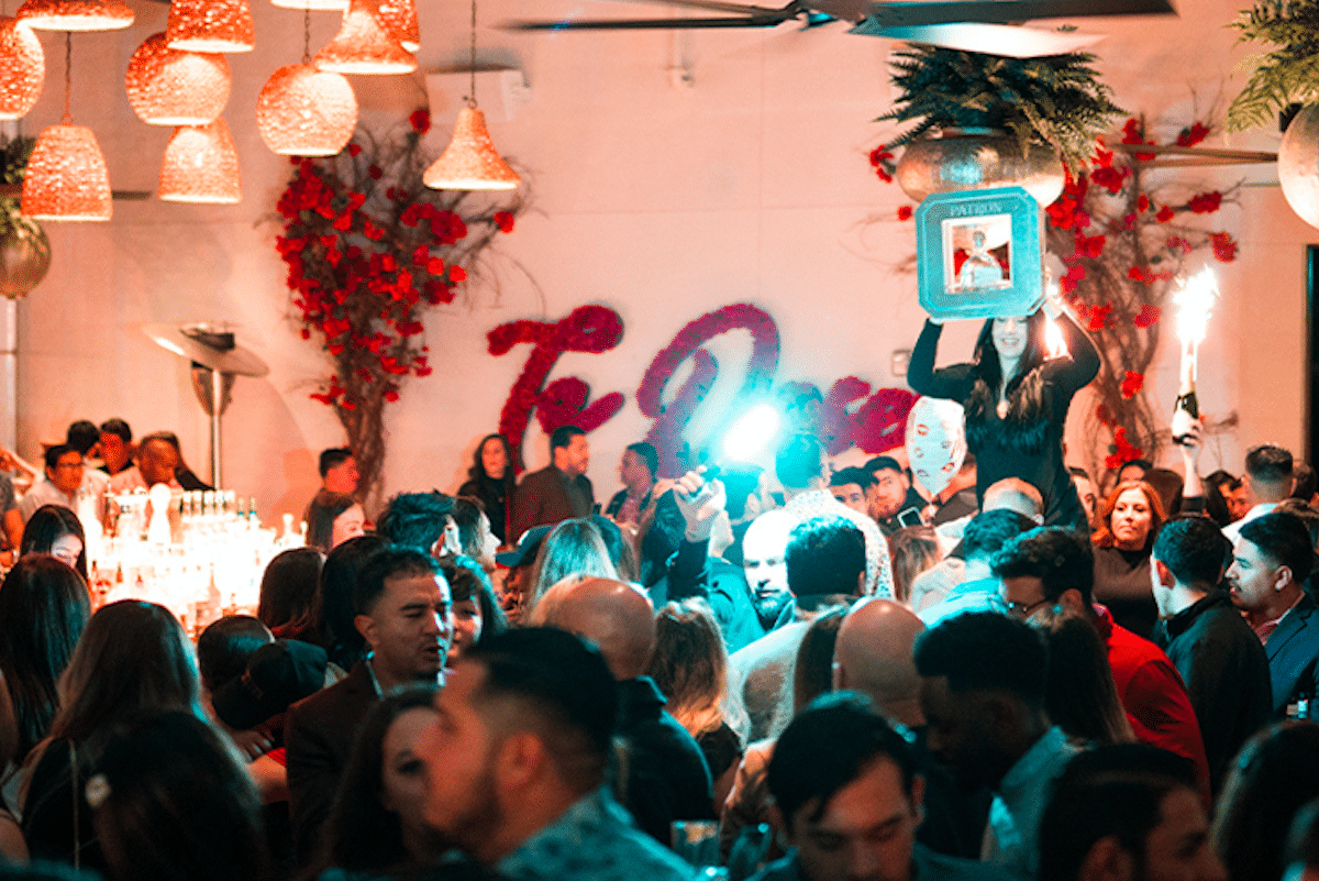 put-a-twist-on-sunday-brunch-with-a-white-party-at-te-deseo-this-fall