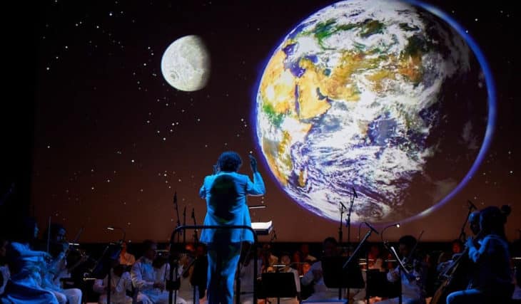 Dallas Symphony Orchestra Will Perform Alongside Screenings Of Steven Spielberg’s E.T. This Weekend