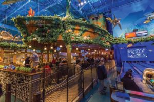 Image showing the bar and underwater decorations at Uncle Buck’s Fishbowl and Grill in Round Rock in Texas