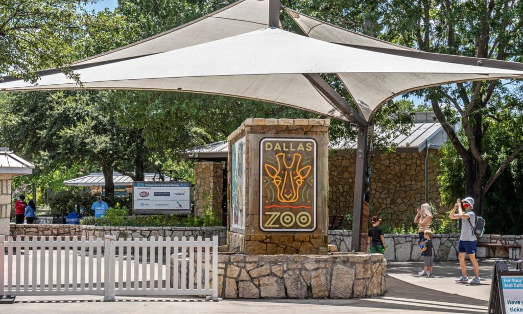 Image showing the entrance to Dallas Zoo in Dallas, Texas
